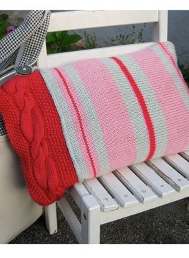 Cabled Travel Pillow