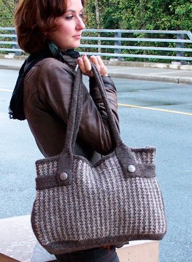 Felt Like Tweed Bag with bonus Mini Cellphone Purse pattern