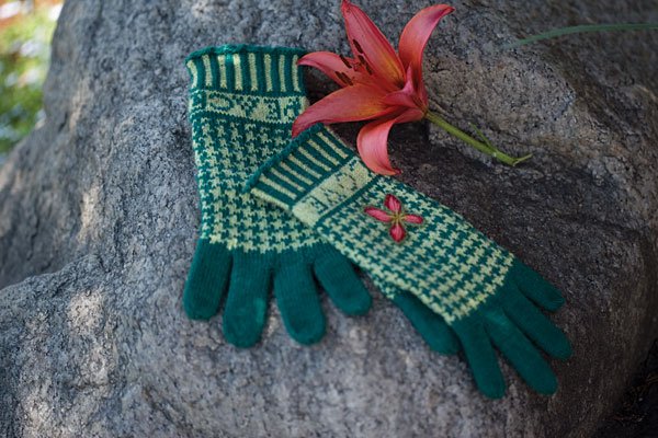 Peace & Love Gloves Patterns