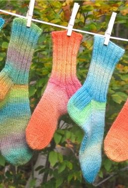 Cushy Chroma Socks