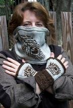 Path of the Peacock Hat & Mitts