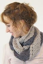 Crochet Double Twist Cowl 