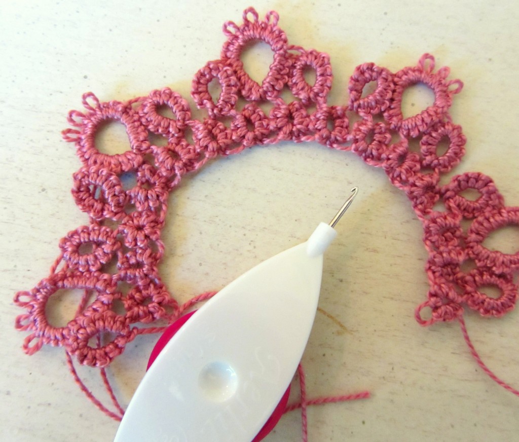 Tatting - Getting the hang of it
